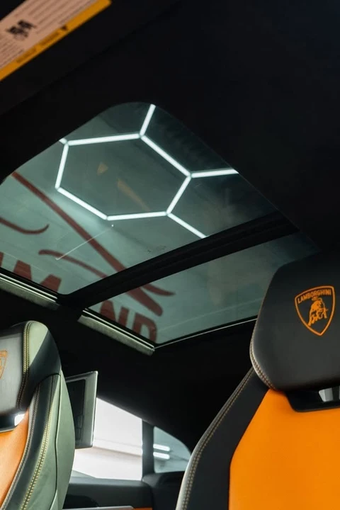 2019 Lamborghini Urus - Image 12 of 20