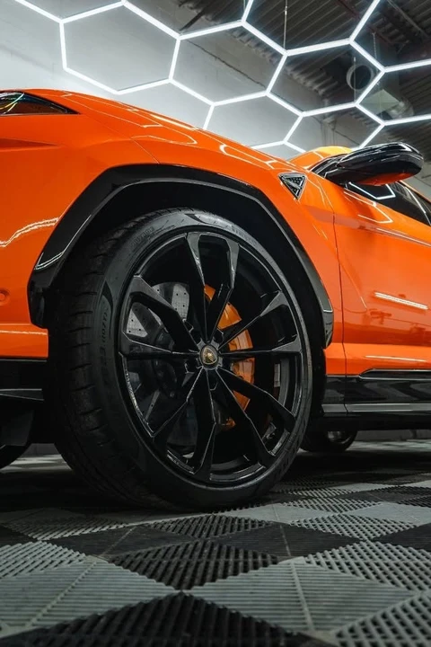 2019 Lamborghini Urus - Image 9 of 20