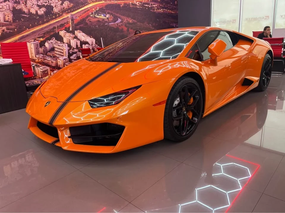 2019 Lamborghini Huracan LP580-2 - Image 3 of 4
