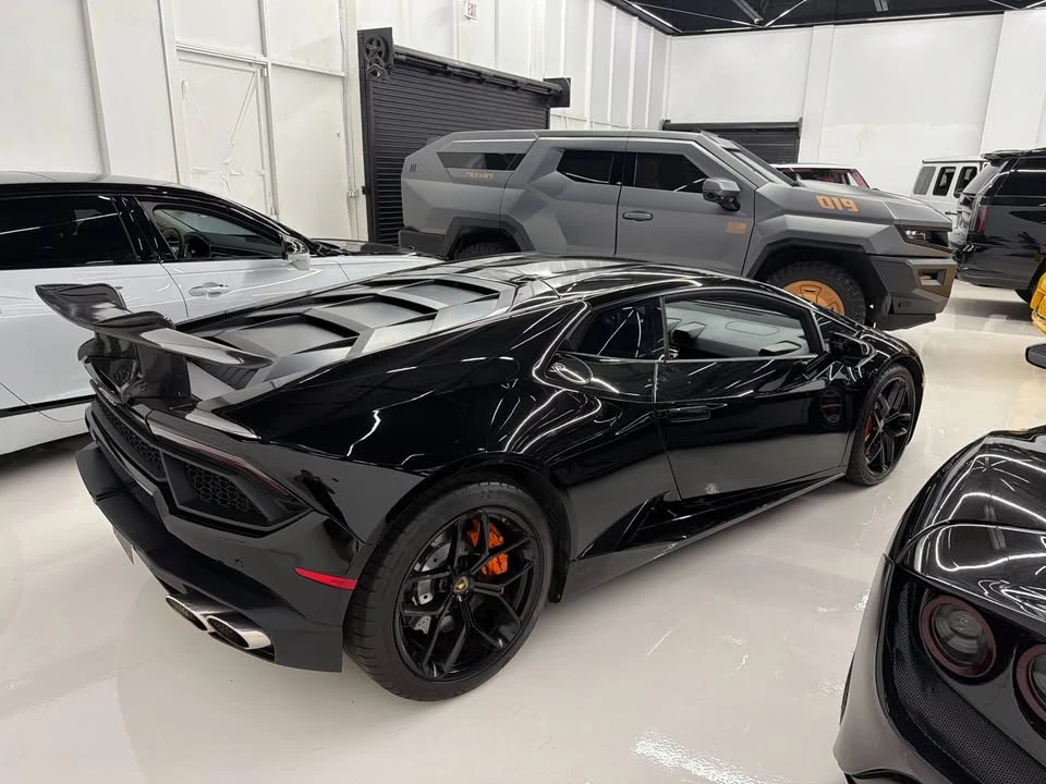2019 Lamborghini Huracan LP580-2 - Image 2 of 5