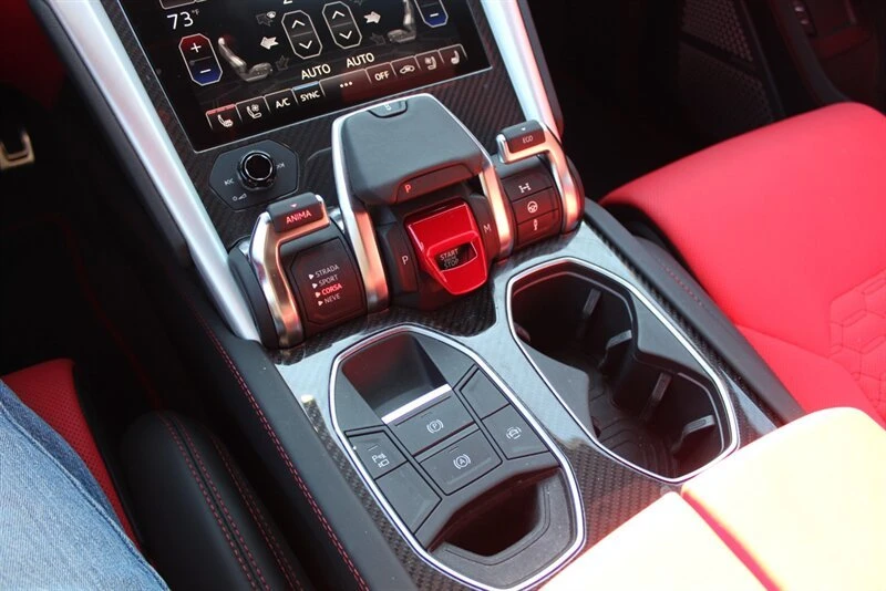 2019 Lamborghini Urus - Image 8 of 19
