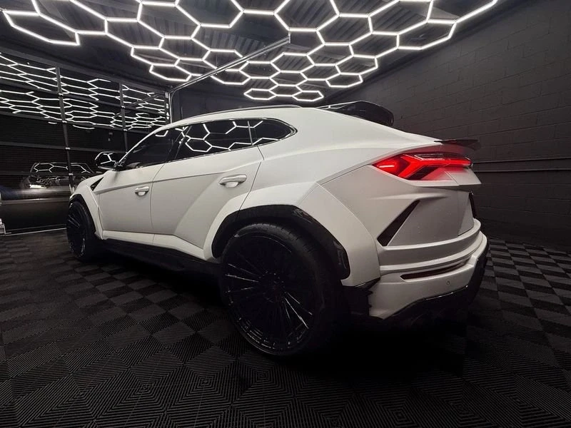 2019 Lamborghini Urus - Image 4 of 19