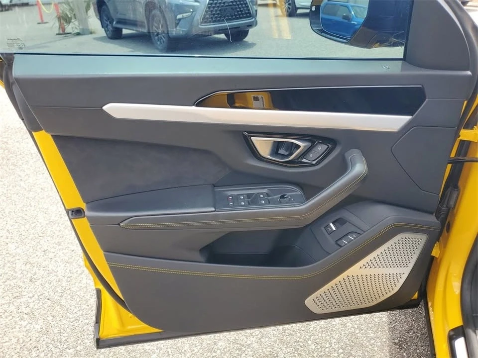 2019 Lamborghini Urus - Image 19 of 20