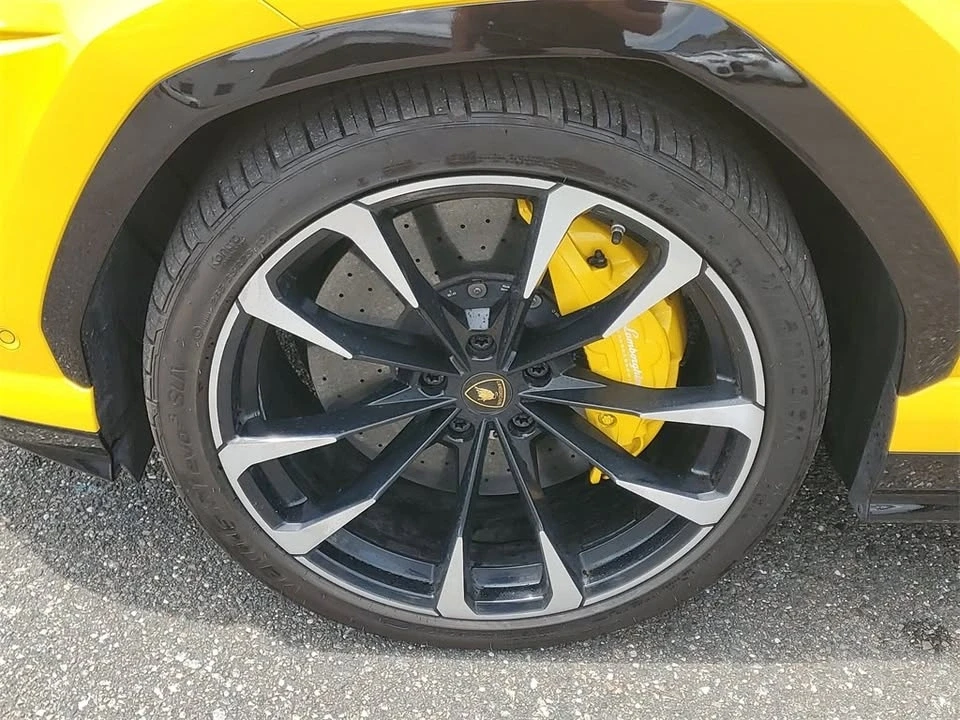 2019 Lamborghini Urus - Image 8 of 20