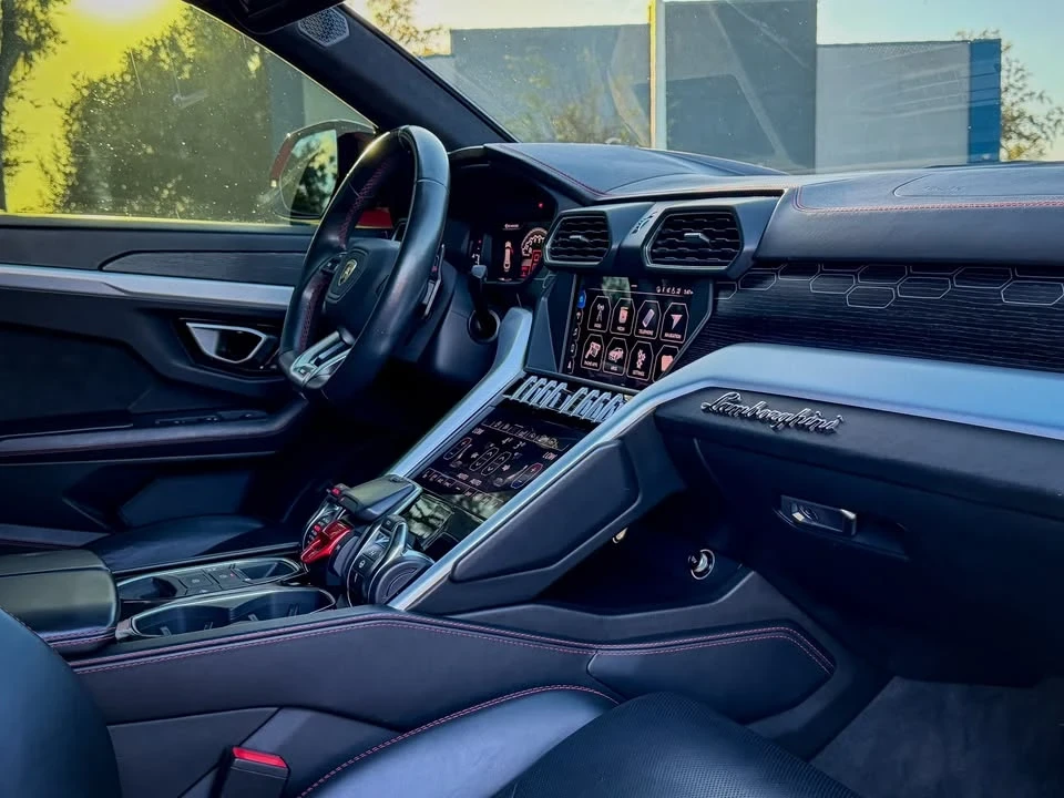2019 Lamborghini Urus - Image 10 of 15