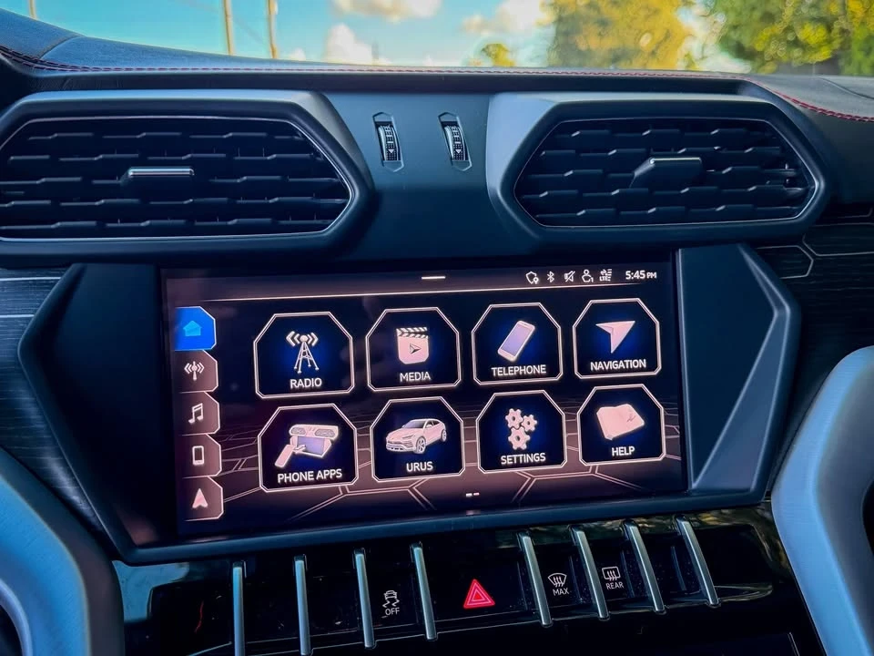 2019 Lamborghini Urus - Image 11 of 16