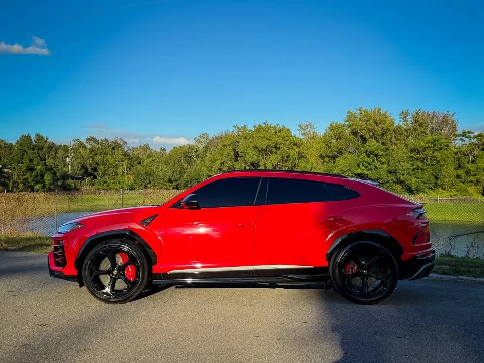 2019 Lamborghini Urus - Image 2 of 15