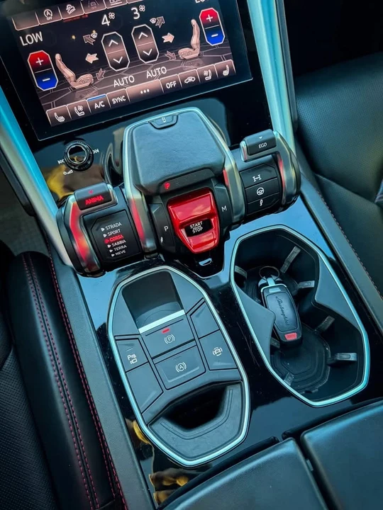 2019 Lamborghini Urus - Image 12 of 15