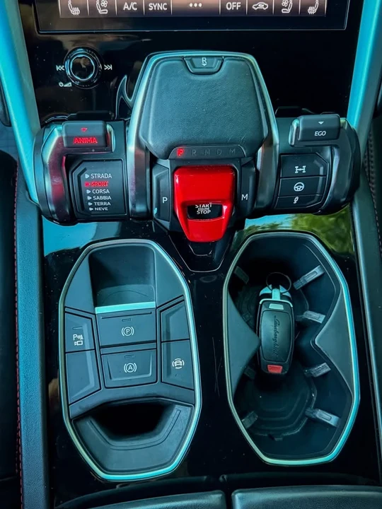 2019 Lamborghini Urus - Image 13 of 16