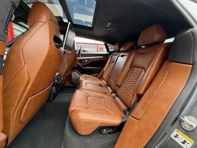 2019 Lamborghini Urus - Image 18 of 19
