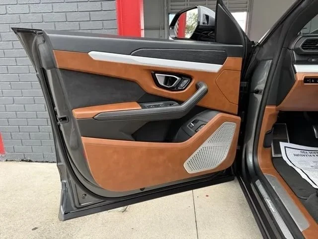 2019 Lamborghini Urus - Image 13 of 19