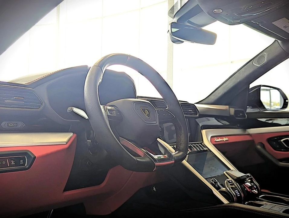 2019 Lamborghini Urus - Image 10 of 13