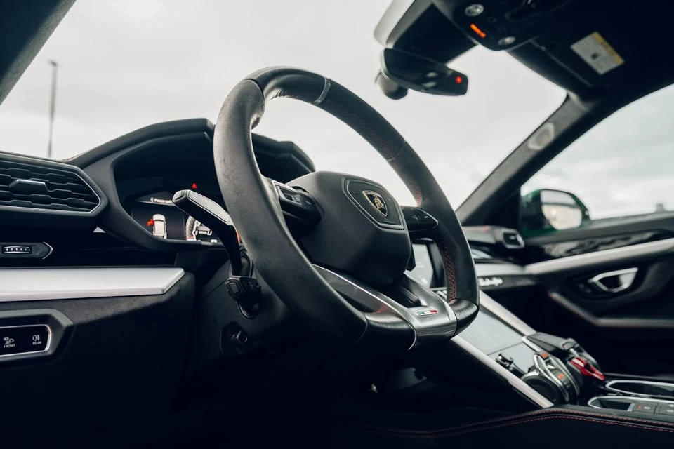 2019 Lamborghini Urus - Image 12 of 18
