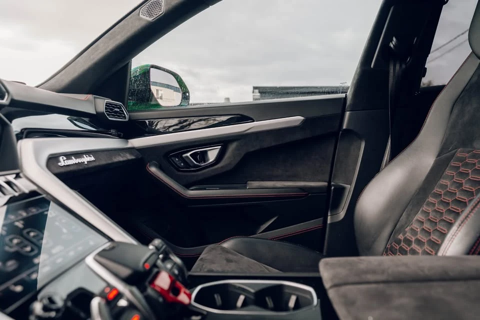 2019 Lamborghini Urus - Image 10 of 18