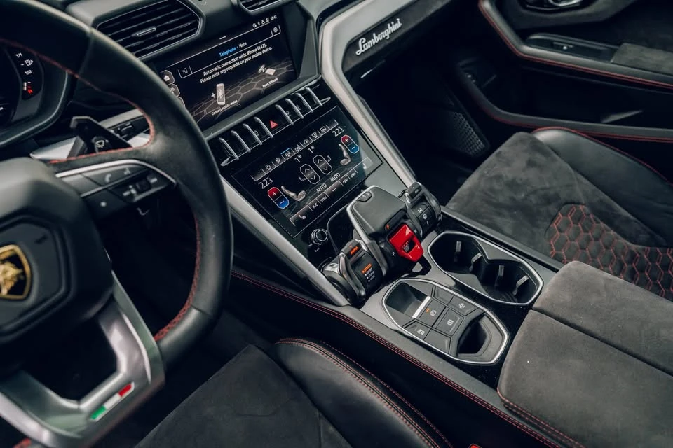 2019 Lamborghini Urus - Image 13 of 18