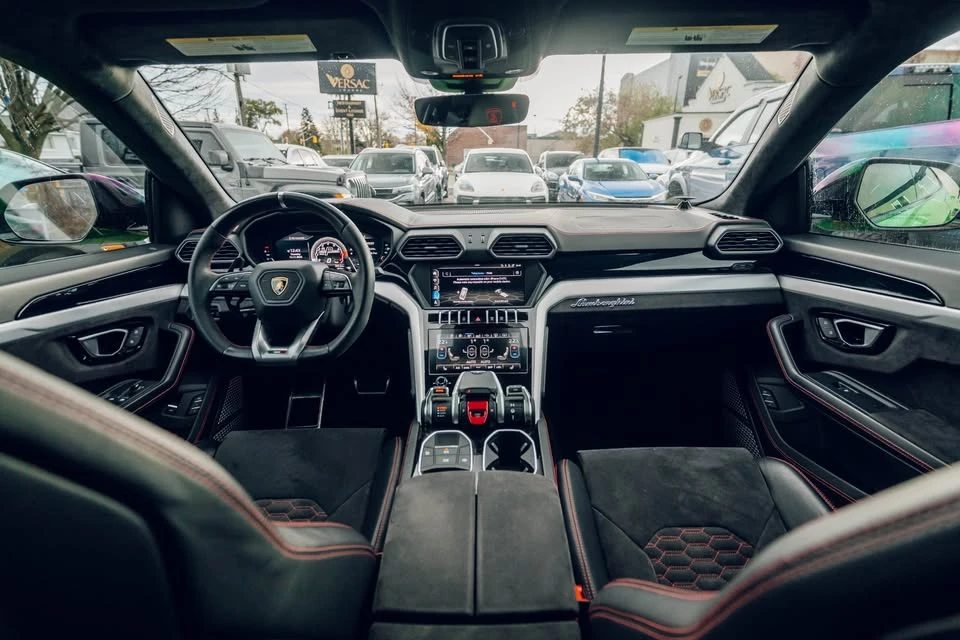 2019 Lamborghini Urus - Image 14 of 18