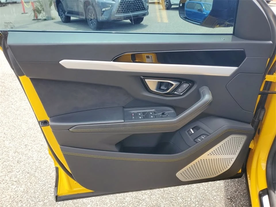 2019 Lamborghini Urus - Image 19 of 20
