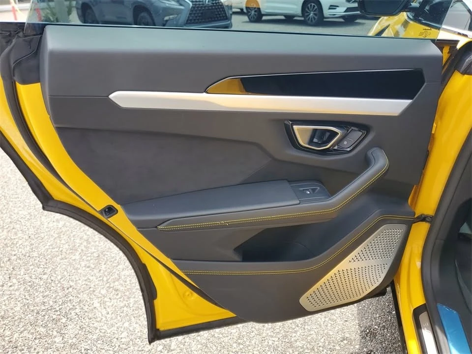 2019 Lamborghini Urus - Image 18 of 20