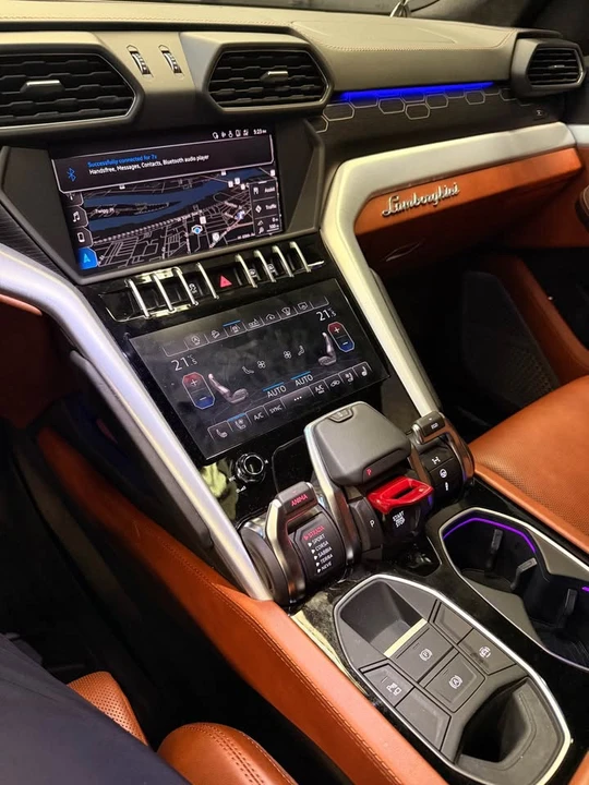2019 Lamborghini Urus - Image 17 of 20