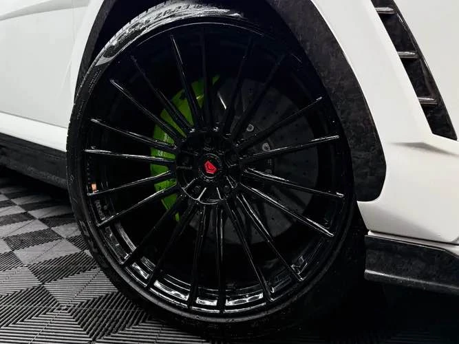 2019 Lamborghini Urus - Image 9 of 17