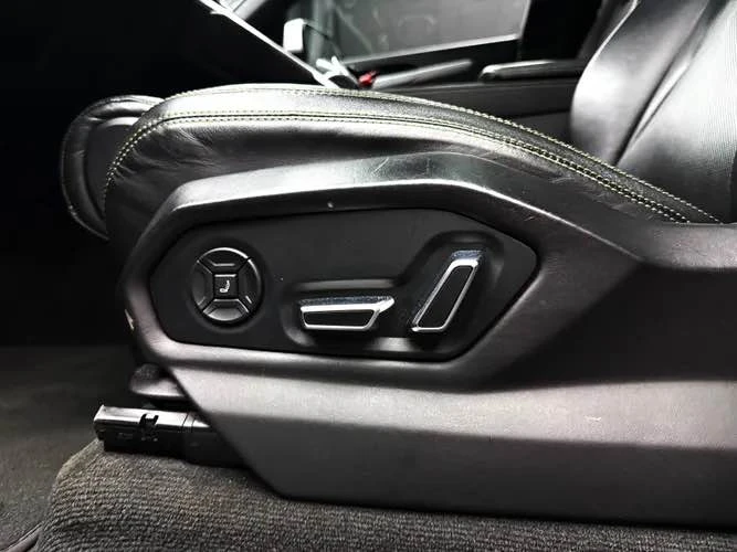 2019 Lamborghini Urus - Image 10 of 17