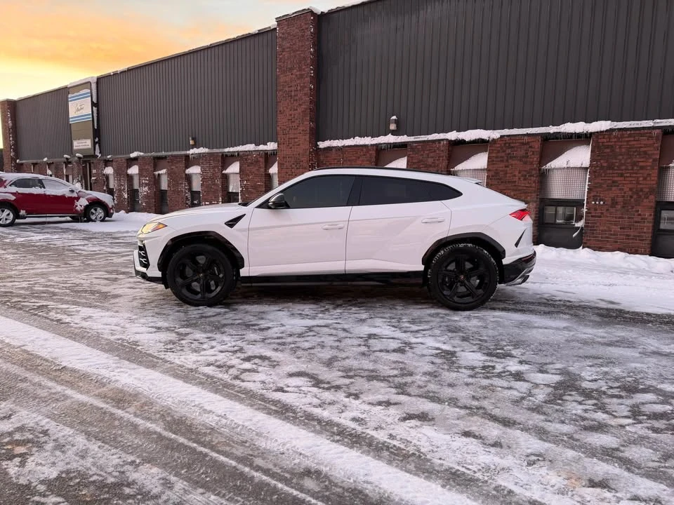 2019 Lamborghini Urus - Image 2 of 7