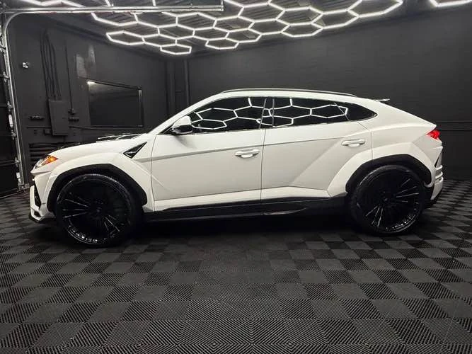 2019 Lamborghini Urus - Image 8 of 17