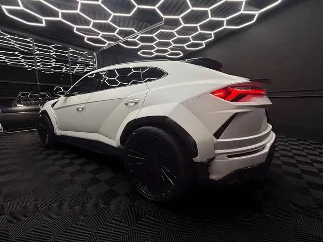 2019 Lamborghini Urus - Image 5 of 17