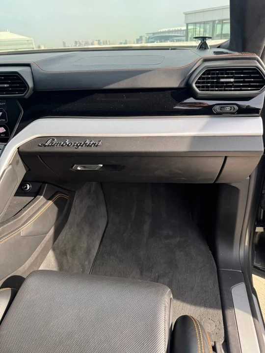 2019 Lamborghini Urus - Image 11 of 20