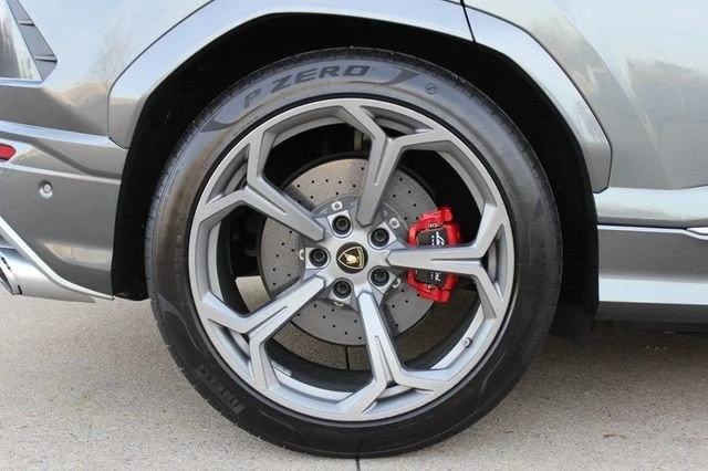 2019 Lamborghini Urus - Image 10 of 20