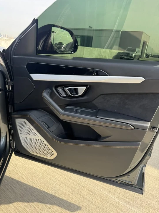 2019 Lamborghini Urus - Image 13 of 20