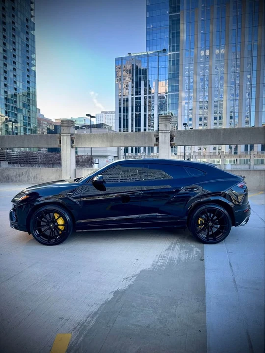 2019 Lamborghini Urus - Image 2 of 3