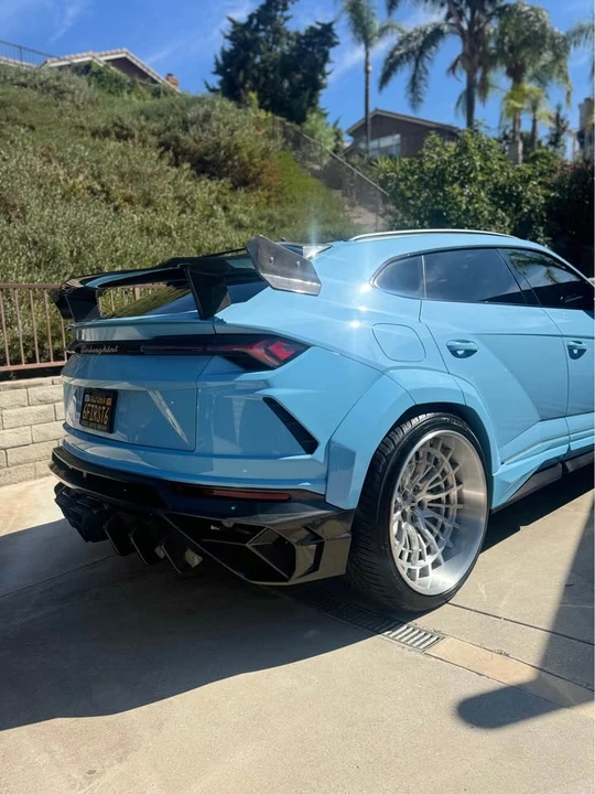 2019 Lamborghini Urus - Image 2 of 4