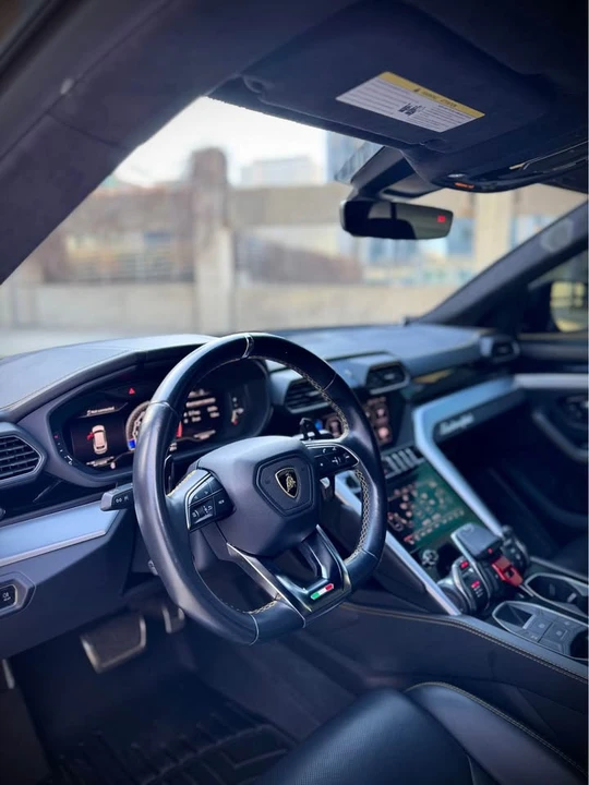 2019 Lamborghini Urus - Image 3 of 3