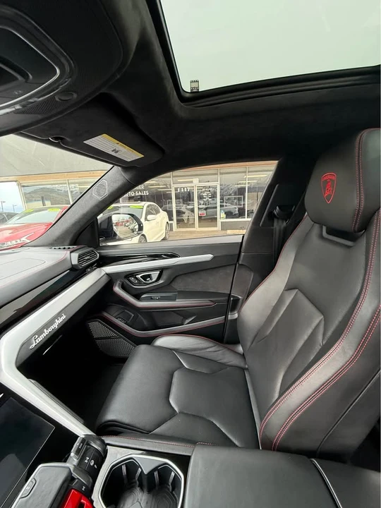 2019 Lamborghini Urus - Image 5 of 10