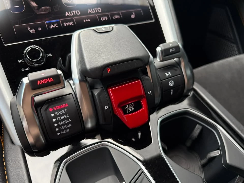 2019 Lamborghini Urus - Image 13 of 19