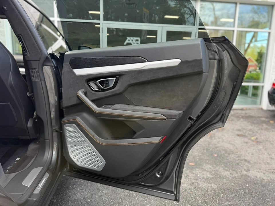 2019 Lamborghini Urus - Image 11 of 19