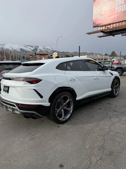 2019 Lamborghini Urus - Image 2 of 10