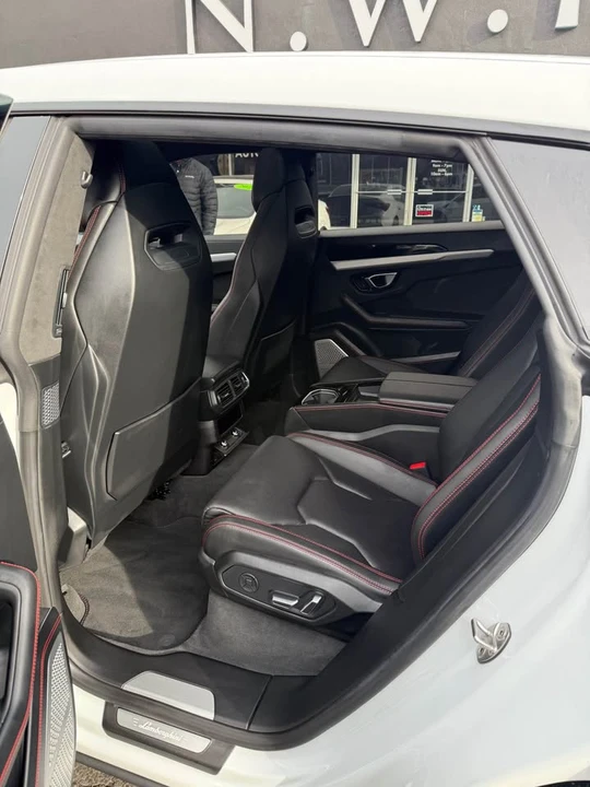 2019 Lamborghini Urus - Image 7 of 10