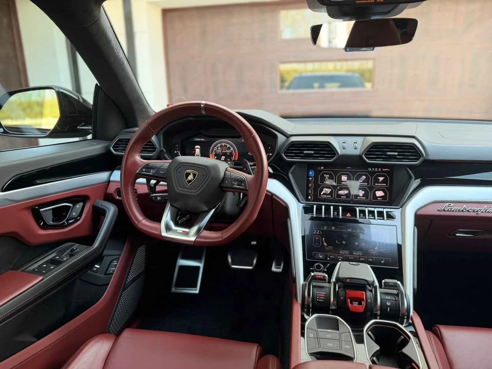 2019 Lamborghini Urus - Image 9 of 20