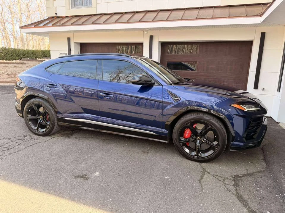 2019 Lamborghini Urus - Image 2 of 20