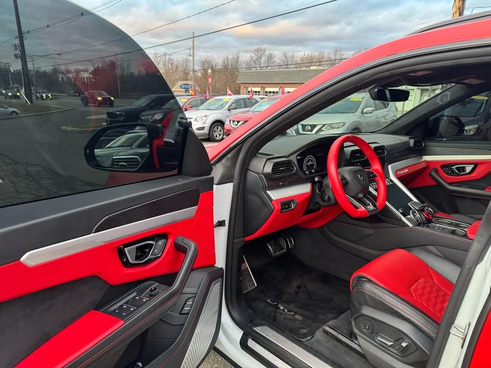 2019 Lamborghini Urus - Image 10 of 16