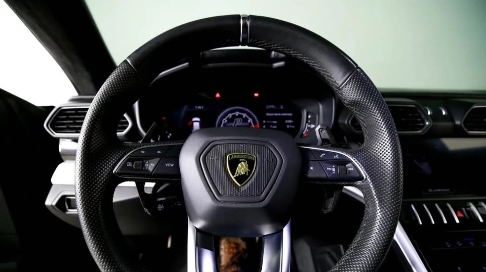 2019 Lamborghini Urus - Image 11 of 20