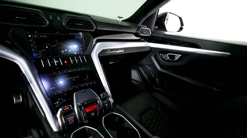 2019 Lamborghini Urus - Image 12 of 20