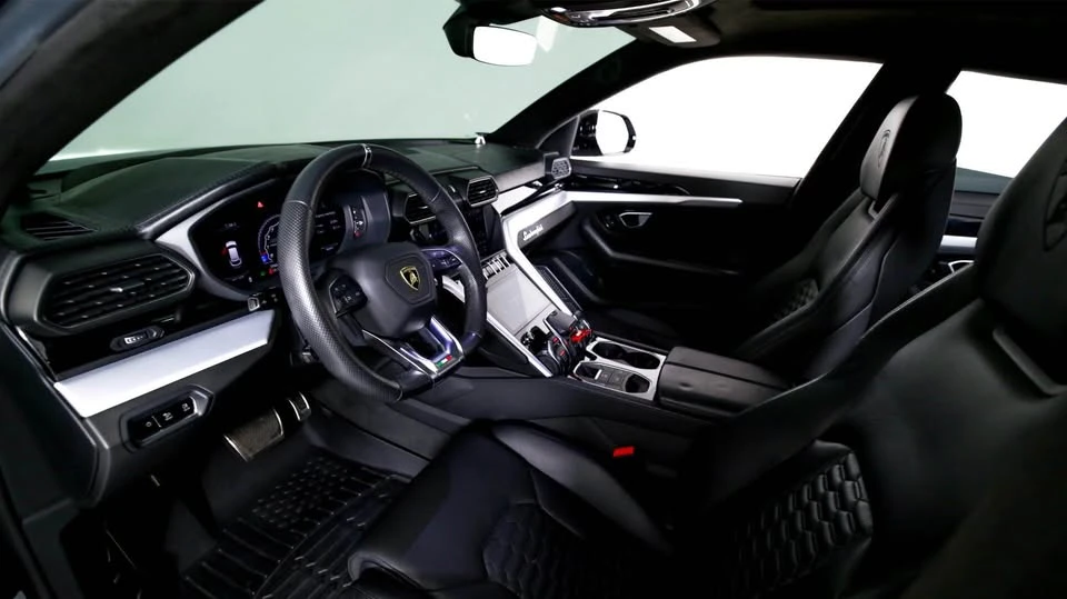 2019 Lamborghini Urus - Image 9 of 20