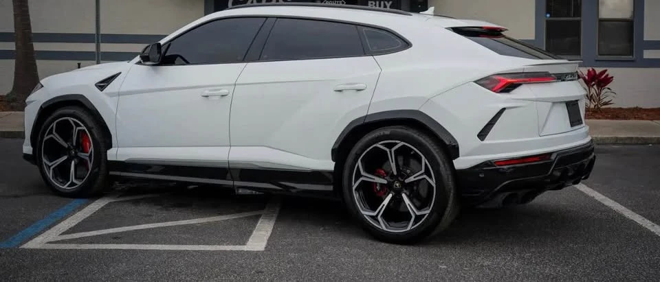 2019 Lamborghini Urus - Image 2 of 16