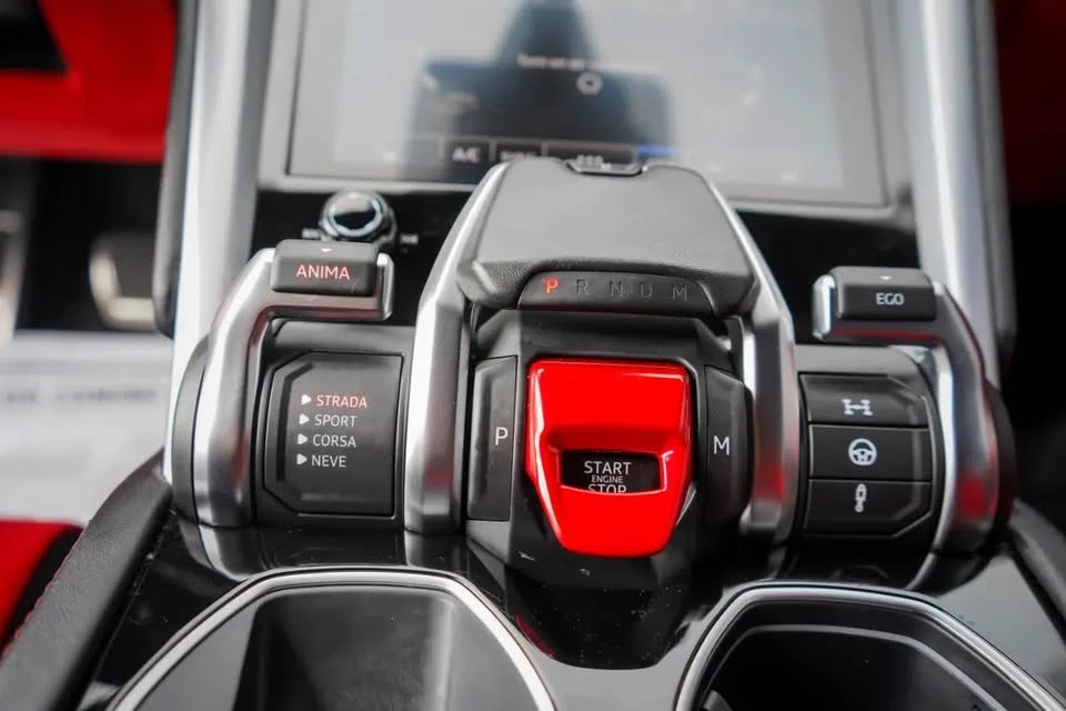 2019 Lamborghini Urus - Image 11 of 16