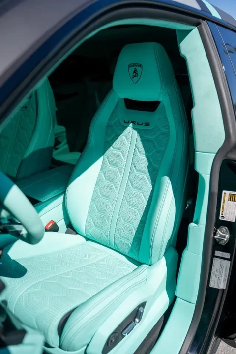 2019 Lamborghini Urus - Image 2 of 4