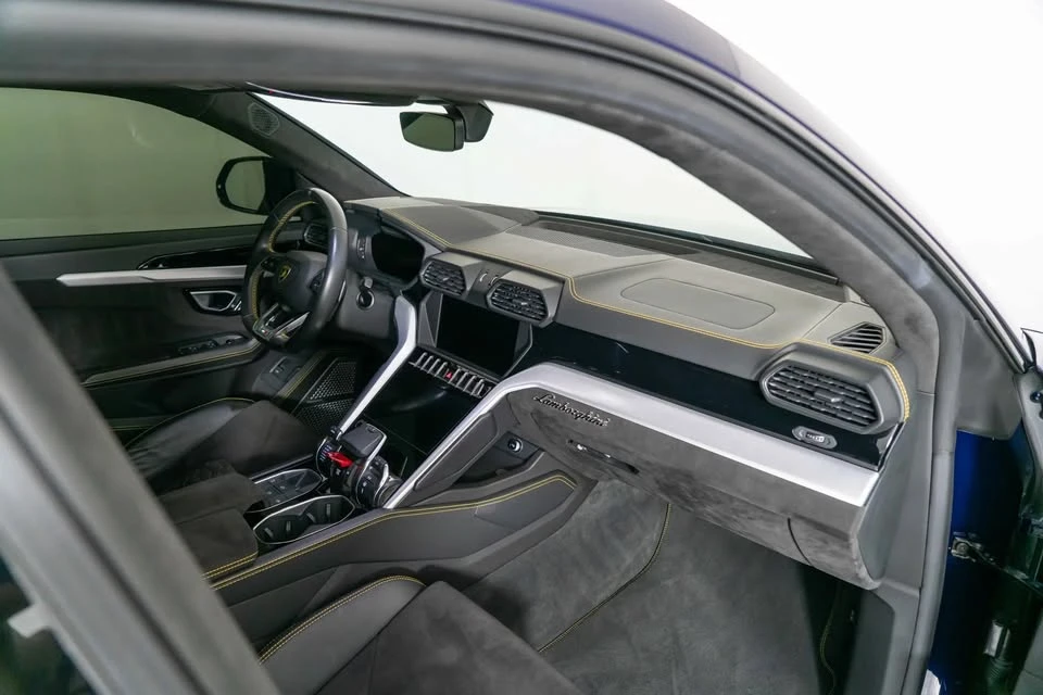 2019 Lamborghini Urus - Image 11 of 12