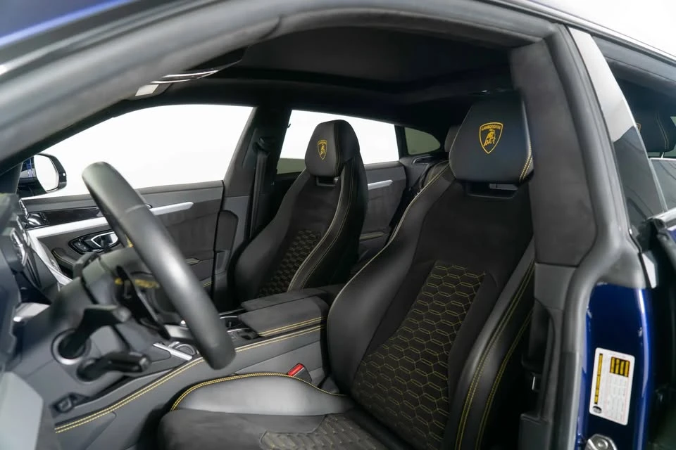 2019 Lamborghini Urus - Image 8 of 12